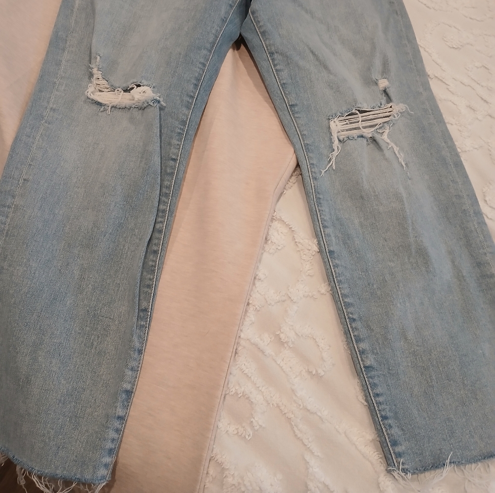 Express High-waisted Jeans Frayed Bottoms.